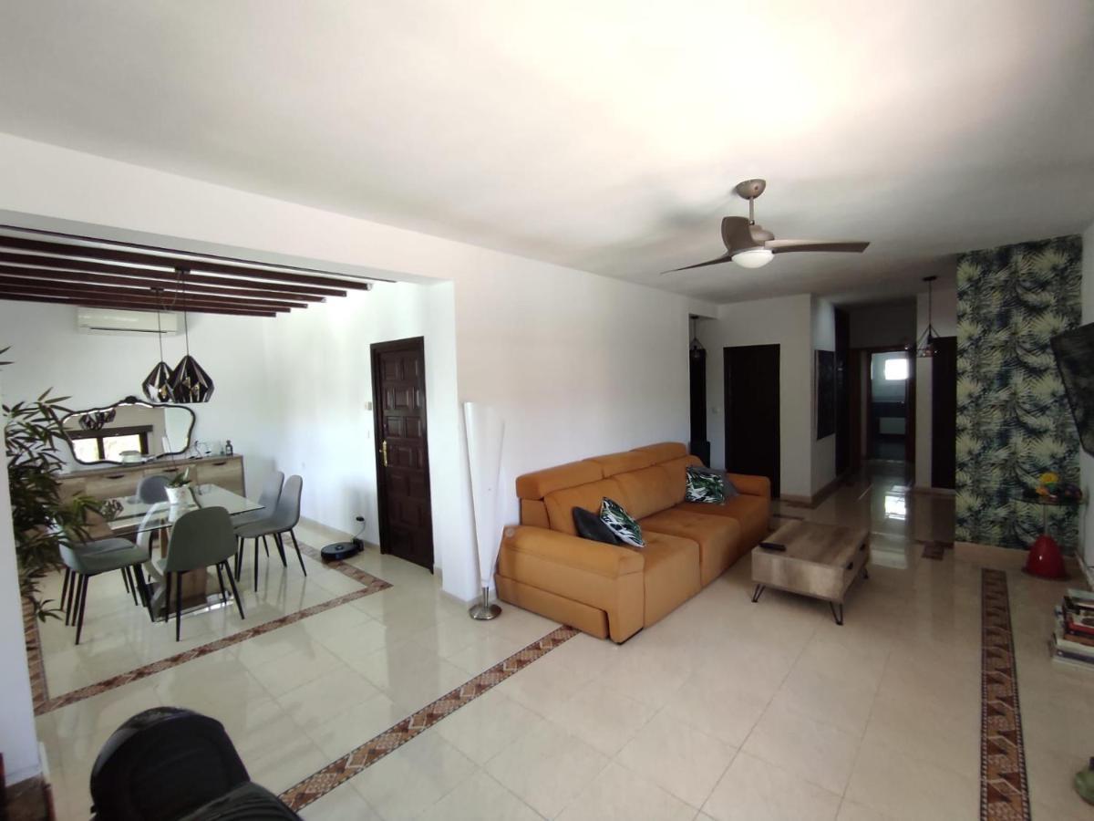 Villa Con Piscina A Un Paso De La Playa Бенидорм Екстериор снимка