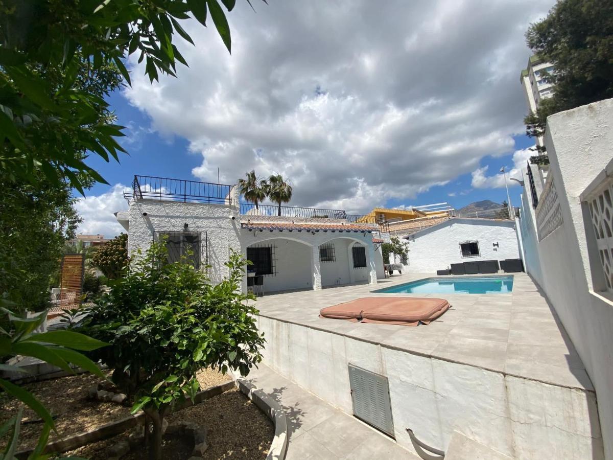 Villa Con Piscina A Un Paso De La Playa Бенидорм Екстериор снимка