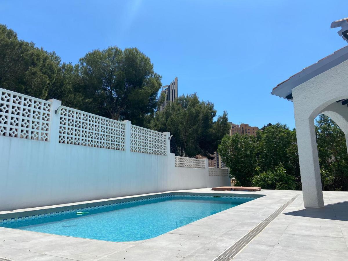 Villa Con Piscina A Un Paso De La Playa Бенидорм Екстериор снимка