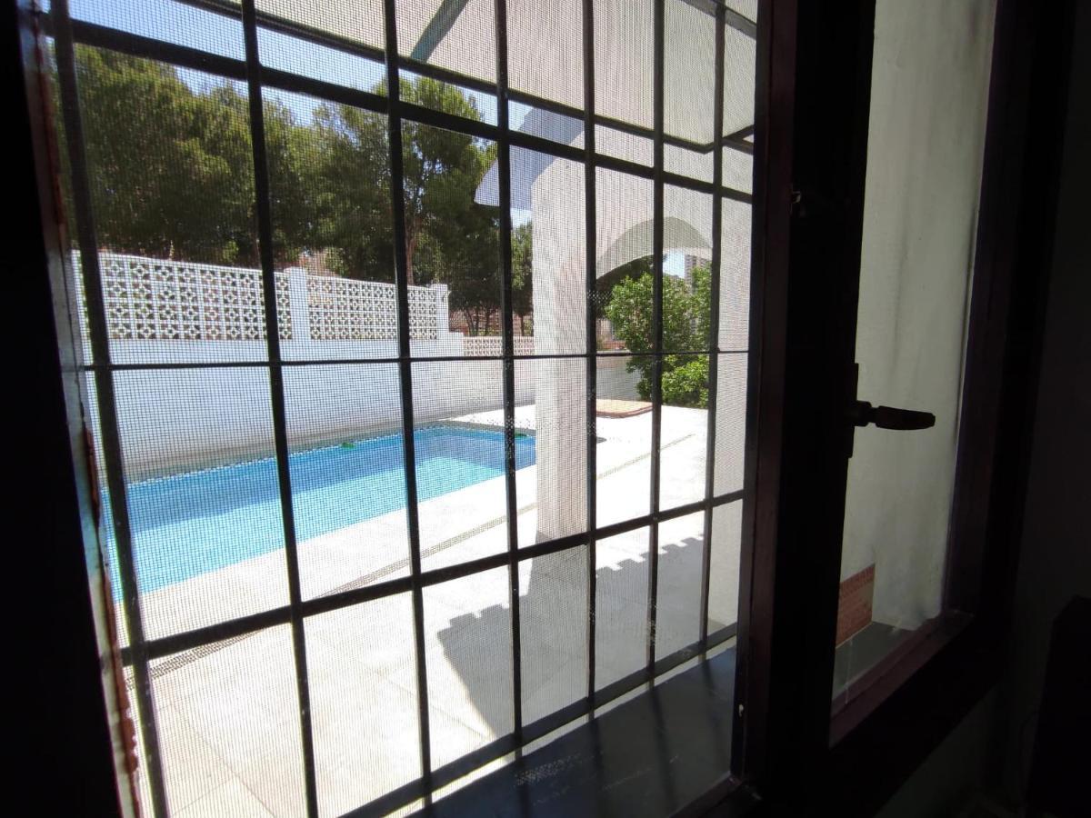 Villa Con Piscina A Un Paso De La Playa Бенидорм Екстериор снимка