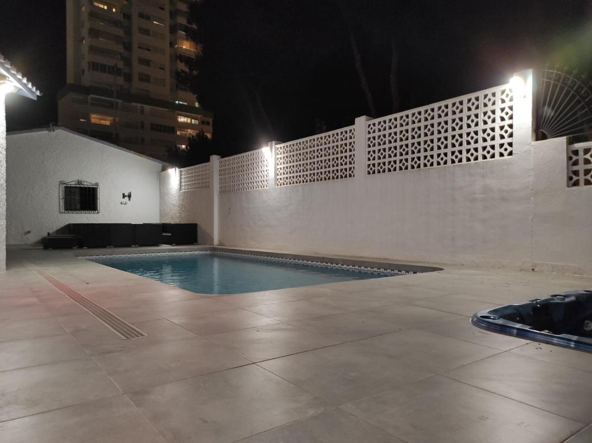 Villa Con Piscina A Un Paso De La Playa Бенидорм Екстериор снимка